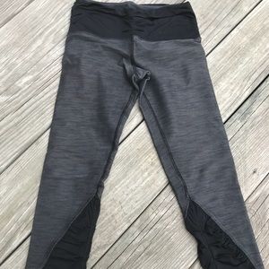 Lululemon 4 slub denim gray/black crops